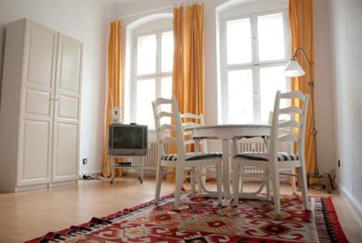 фото отеля Privatzimmer-Berlinschoneberg Berlin