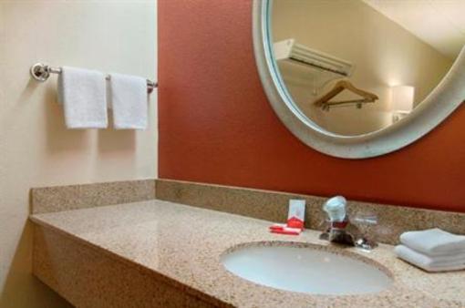 фото отеля Red Roof Inn Detroit St Clair Shores