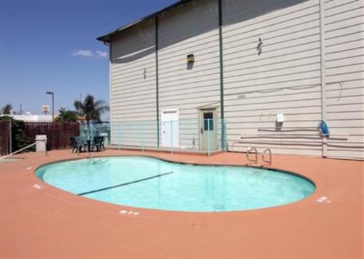 фото отеля Americas Best Value Inn Delano