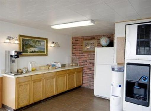 фото отеля Americas Best Value Inn Crescent City