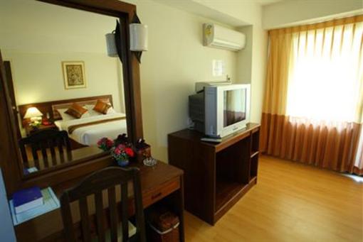 фото отеля Poonpetch Hotel