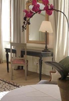 фото отеля Chateau des Allues maison d'hotes de charme
