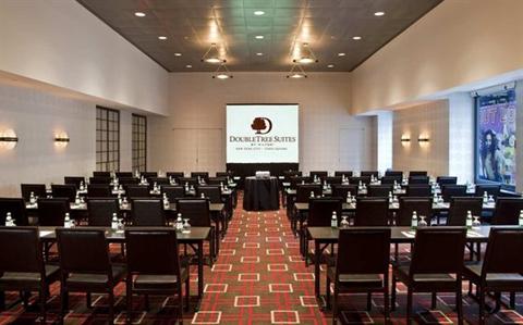 фото отеля Doubletree Guest Suites Times Square