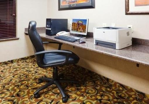 фото отеля Holiday Inn Express Hotel & Suites Sturgis