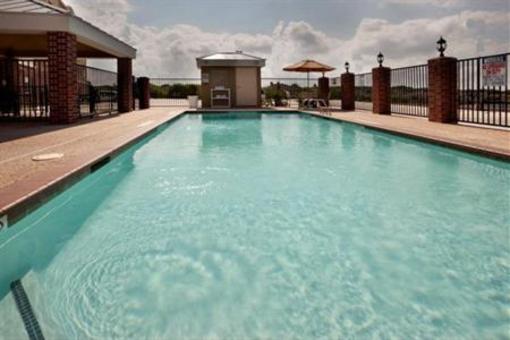 фото отеля Candlewood Suites San Antonio NW Near Seaworld