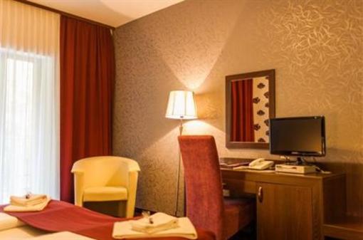 фото отеля Hotel Termalkristaly Aqualand
