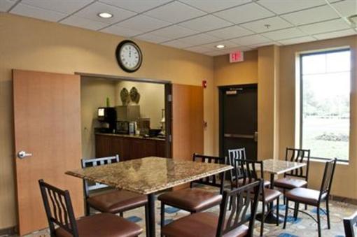 фото отеля BEST WESTERN Portage Hotel and Suites
