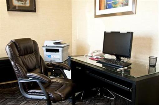 фото отеля BEST WESTERN Portage Hotel and Suites