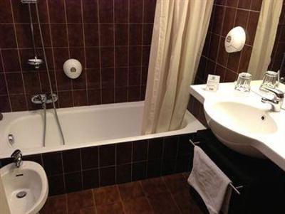 фото отеля Comfort Hotel Galaxie Saint-Laurent-du-Var