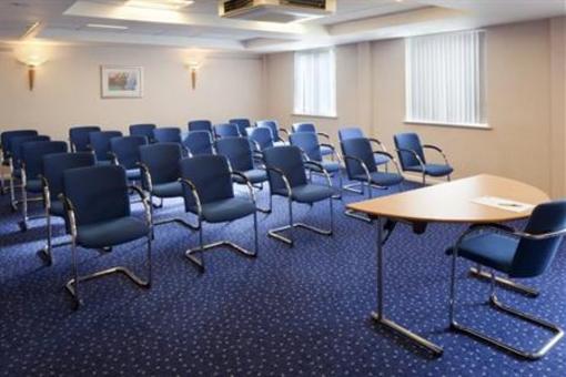 фото отеля Holiday Inn Express Luton Airport