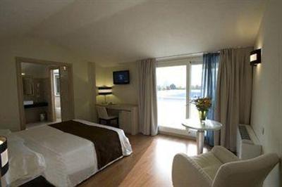 фото отеля Regal Hotel and Residence