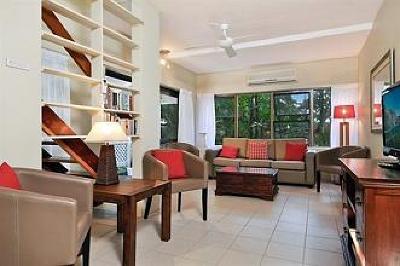 фото отеля By the Sea Apartments Port Douglas