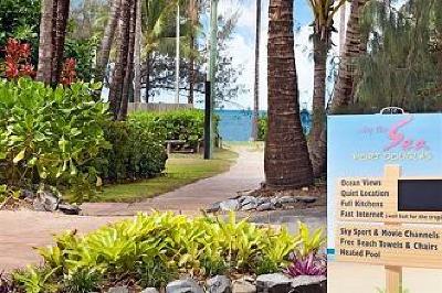 фото отеля By the Sea Apartments Port Douglas