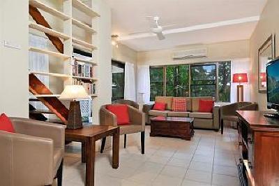фото отеля By the Sea Apartments Port Douglas