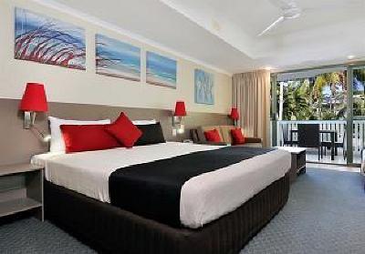фото отеля By the Sea Apartments Port Douglas