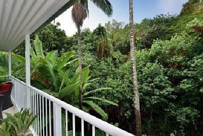 фото отеля By the Sea Apartments Port Douglas