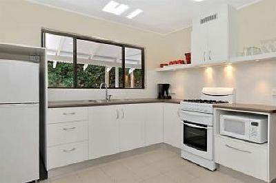 фото отеля By the Sea Apartments Port Douglas