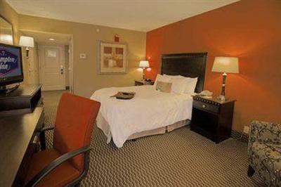 фото отеля Hampton Inn I-26 Biltmore Square