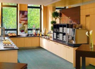 фото отеля Sheraton Muenchen Westpark Hotel