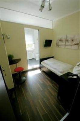 фото отеля Hotel Mader Ottobrunn