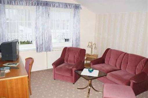 фото отеля Hotel Kastanienhof Zinnowitz