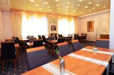 фото отеля Hotel zur Krone Wuppertal