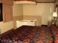AmericInn Lodge & Suites New London
