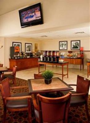 фото отеля Hampton Inn & Suites Pittsburgh-Meadow Lands