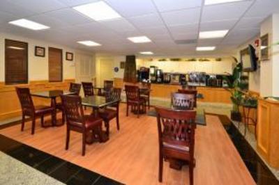 фото отеля BEST WESTERN Northwest Inn & Suites