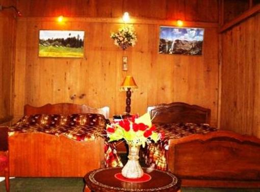 фото отеля Young Lucky Star Houseboats Srinagar