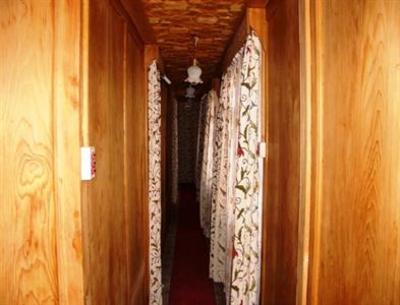 фото отеля Young Lucky Star Houseboats Srinagar