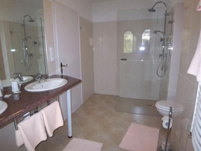 фото отеля Hotel Hubertus Hannover