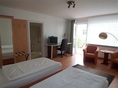 фото отеля Hotel Hubertus Hannover
