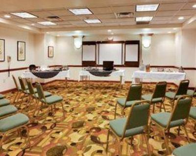 фото отеля Hawthorn Suites by Wyndham Midwest City Tinker/Air Base