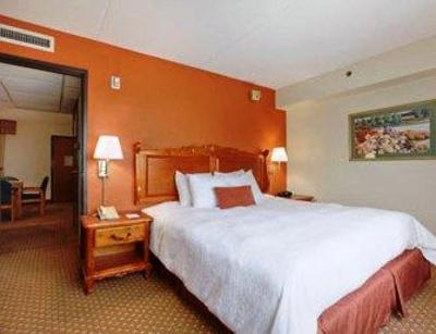 фото отеля Baymont Inn & Suites Warren