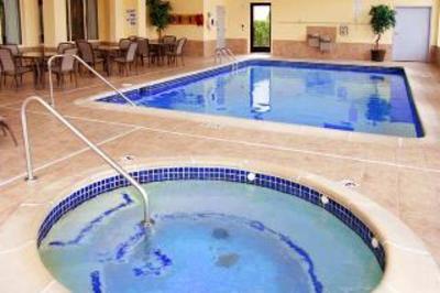 фото отеля Baymont Inn & Suites Warren