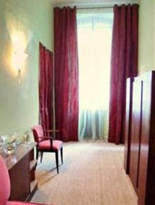 фото отеля Hotel Saint Trophime