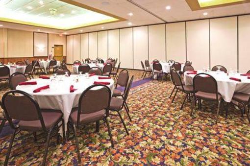 фото отеля Holiday Inn Willmar Conference Center