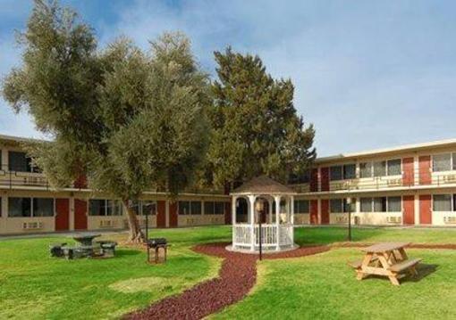 фото отеля Quality Inn Barstow