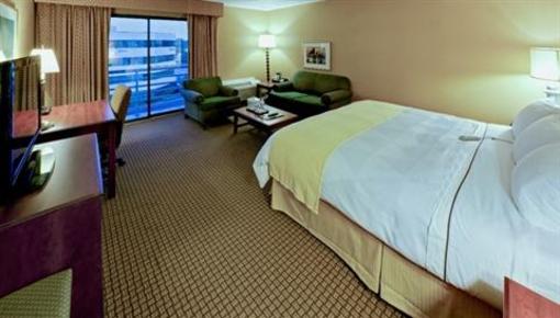 фото отеля Radisson Hotel Cleveland Airport