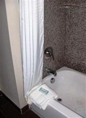 фото отеля Holiday Inn Express Hotel & Suites San Antonio NW Near Seaworld