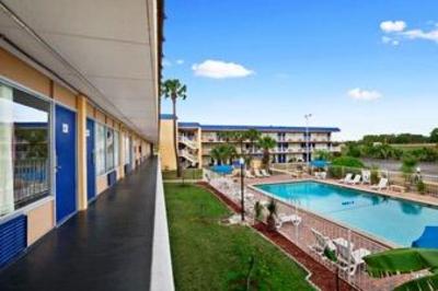фото отеля Days Inn Orlando Midtown