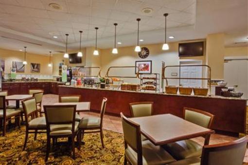 фото отеля Country Inn & Suites By Carlson Orlando-Maingate at Calypso