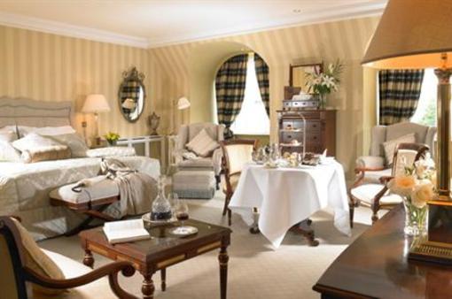 фото отеля Hayfield Manor Hotel