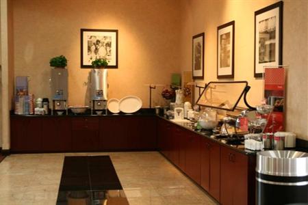 фото отеля Hampton Inn Orlando - Florida Mall
