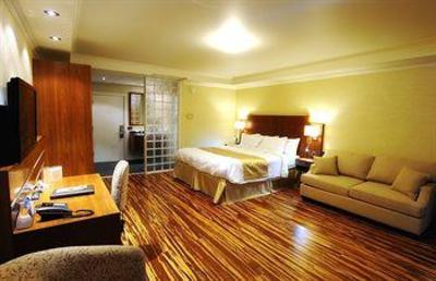 фото отеля Hotel and Suites Le Dauphin