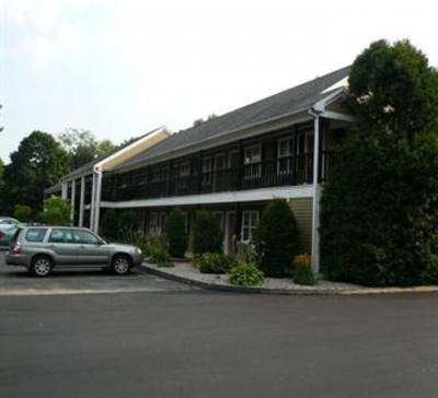 фото отеля Newbury Inn Brookfield (Connecticut)