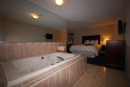 фото отеля Newbury Inn Brookfield (Connecticut)