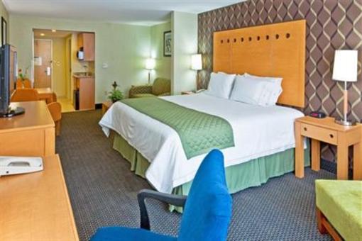 фото отеля Holiday Inn Express Hotel & Suites Monterrey Aeropuerto