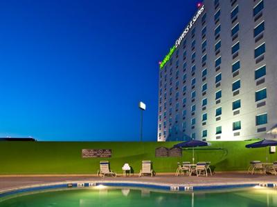 фото отеля Holiday Inn Express Hotel & Suites Monterrey Aeropuerto